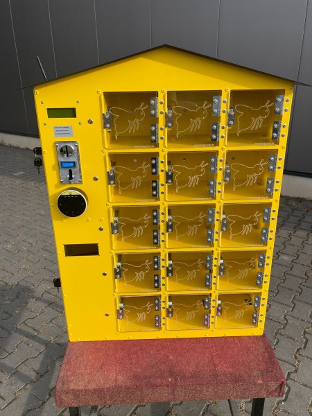 Honey machine 15 compartments; Rapeseed yellow housing, black roof